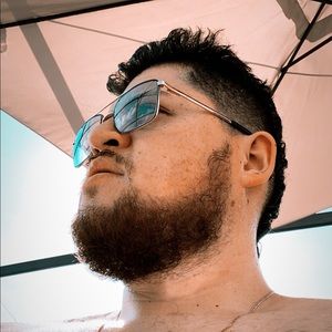 Meet your Posher, Alex